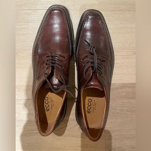 Brown leather Ecco men’s Oxford loafers